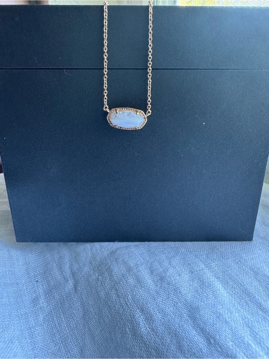 Kendra Scott Jewelry - Kendra Scott Gold Necklace with White/Opalescent Stone